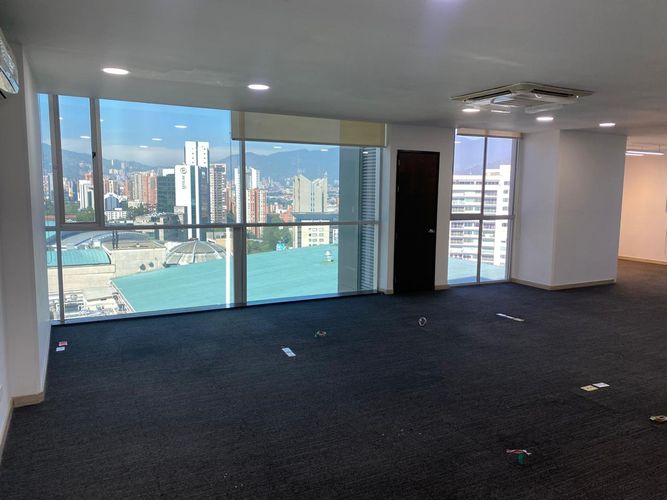 Oficina en arriendo en El Poblado, Medellín, 95 m² · foto 4 de 17