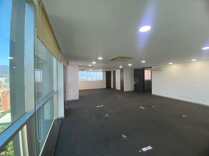 Oficina en arriendo en El Poblado, Medellín, 95 m² · foto 5 de 17