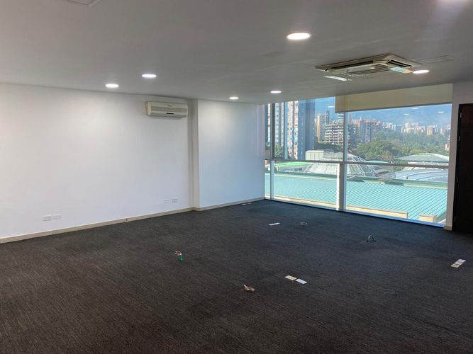 Oficina en arriendo en El Poblado, Medellín, 95 m² · foto 6 de 17