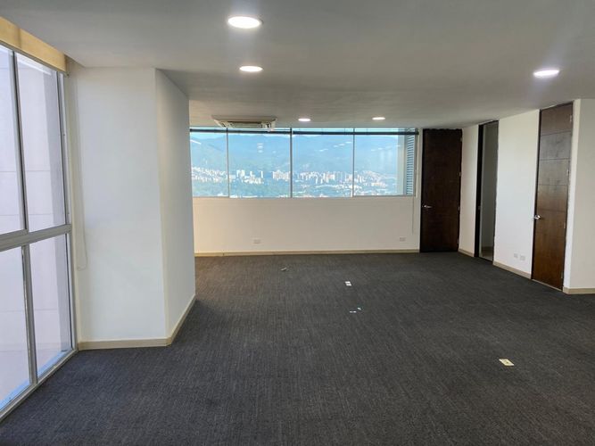 Oficina en arriendo en El Poblado, Medellín, 95 m² · foto 9 de 17