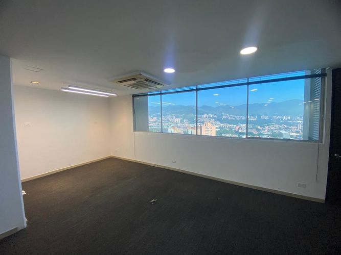 Oficina en arriendo en El Poblado, Medellín, 95 m² · foto 10 de 17