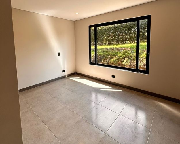 Casa de 3 alcobas en venta en Guamito, La Ceja, 303 m² · foto 3 de 10