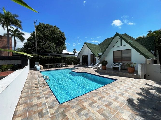 Casa de 3 alcobas en venta en Cn. Campestre El Peñon, Girardot, 187 m² · foto 3 de 24