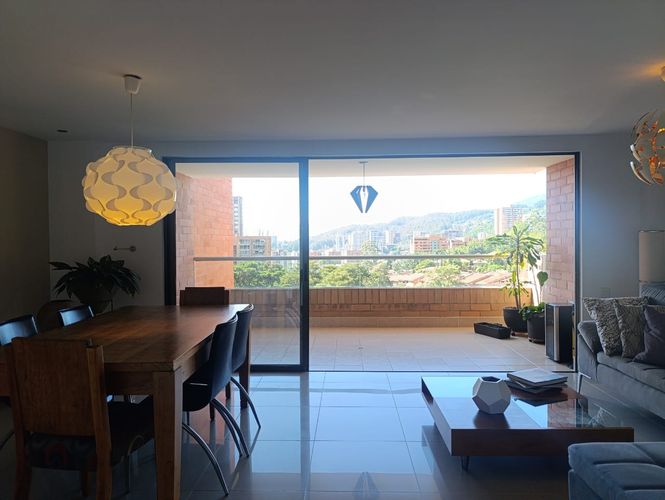 Apartamento de 3 alcobas en venta en El Poblado, Medellín, 145 m² · foto 3 de 20