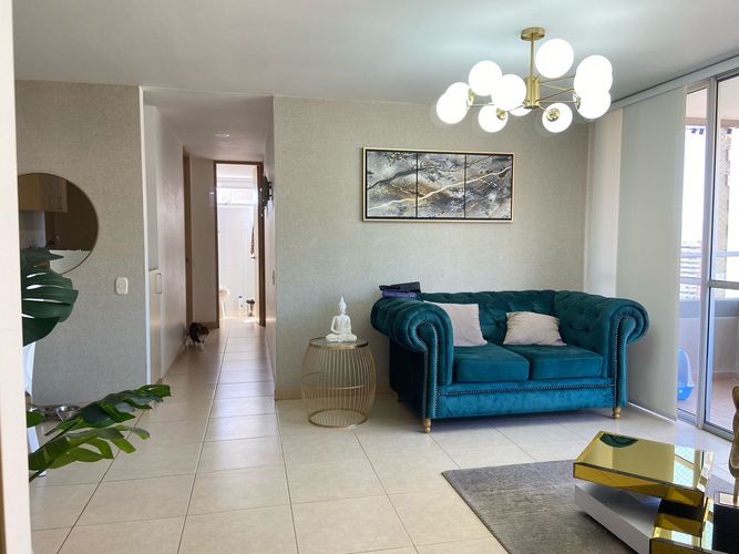 Apartamento de 2 alcobas en venta en San Jose, Sabaneta, 97 m² · foto 2 de 19