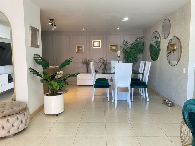 Apartamento de 2 alcobas en venta en San Jose, Sabaneta, 97 m² · foto 3 de 19