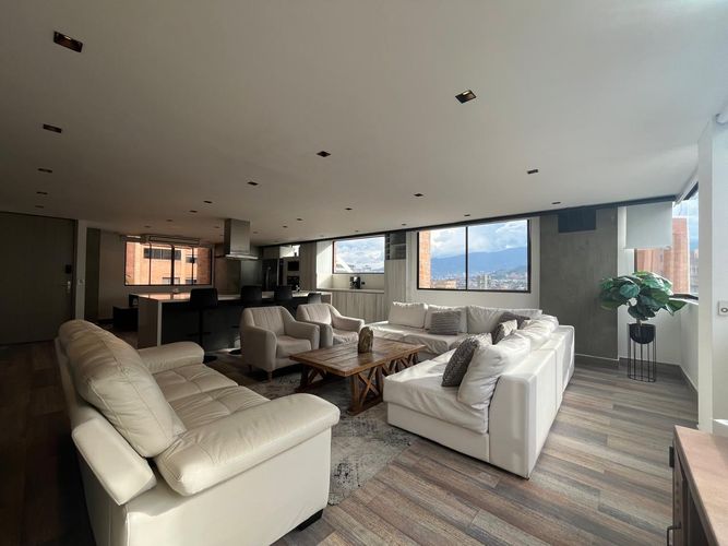 Apartamento de 4 alcobas en arriendo en El Poblado, Medellín, 126 m² · foto 2 de 20