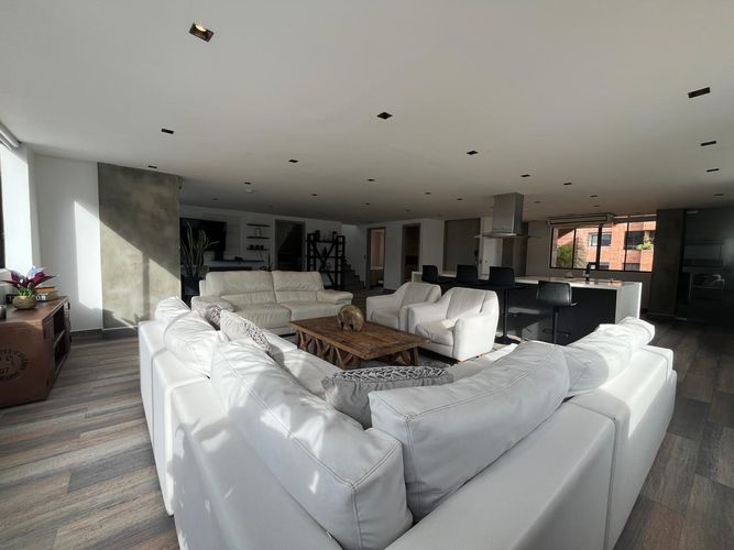 Apartamento de 4 alcobas en arriendo en El Poblado, Medellín, 126 m² · foto 4 de 20