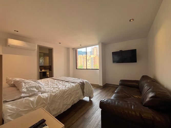 Apartamento de 4 alcobas en arriendo en El Poblado, Medellín, 126 m² · foto 10 de 20