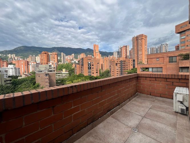 Apartamento de 4 alcobas en arriendo en El Poblado, Medellín, 126 m² · foto 19 de 20