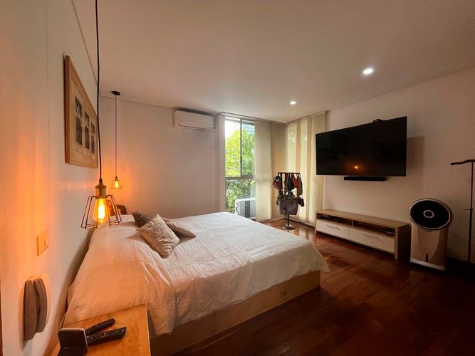Apartamento de 3 alcobas en arriendo en El Poblado, Medellín, 189 m² · foto 8 de 17