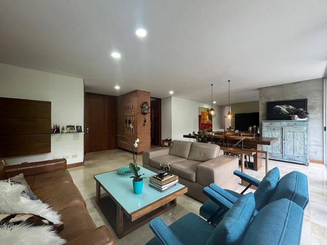 Apartamento de 3 alcobas en arriendo en El Poblado, Medellín, 189 m² · foto 4 de 17