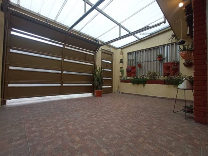 Casa de 8 alcobas en venta en Campin, Bogotá, 345 m² · foto 3 de 24