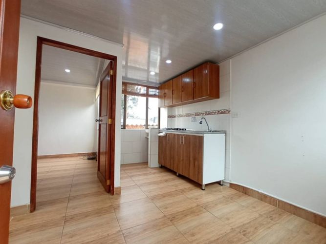 Casa de 8 alcobas en venta en Campin, Bogotá, 345 m² · foto 8 de 24