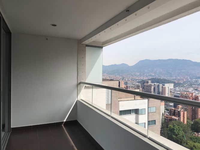 Apartamento de 3 alcobas en venta en El Poblado, Medellín, 113 m² · foto 18 de 18