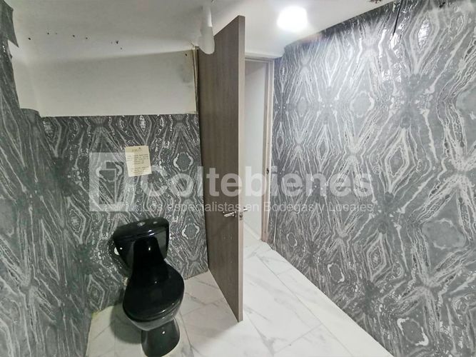 Local en venta en Manila, Medellín, 280 m² · foto 13 de 22