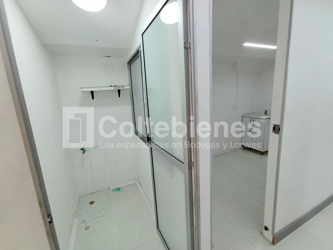 Local en venta en Manila, Medellín, 280 m² · foto 17 de 22
