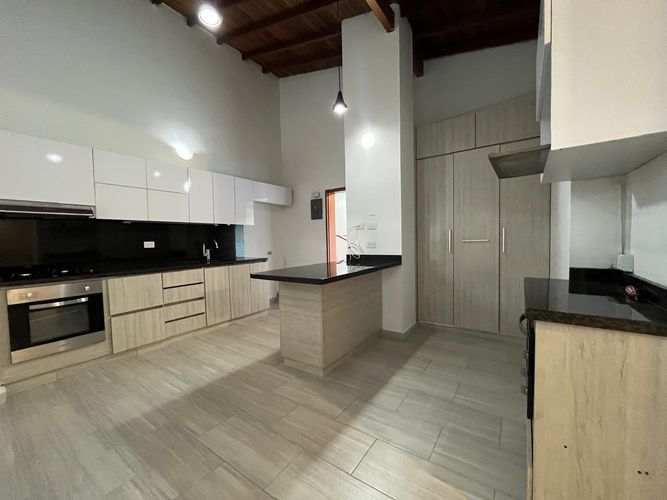 Apartamento de 4 alcobas en arriendo en El Poblado, Medellín, 170 m² · foto 4 de 19