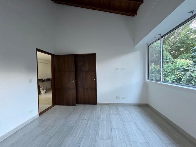 Apartamento de 4 alcobas en arriendo en El Poblado, Medellín, 170 m² · foto 12 de 19