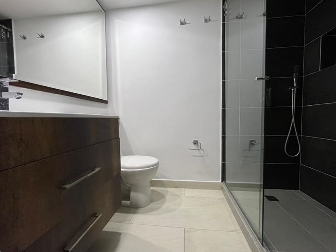 Apartamento de 4 alcobas en arriendo en El Poblado, Medellín, 170 m² · foto 17 de 19