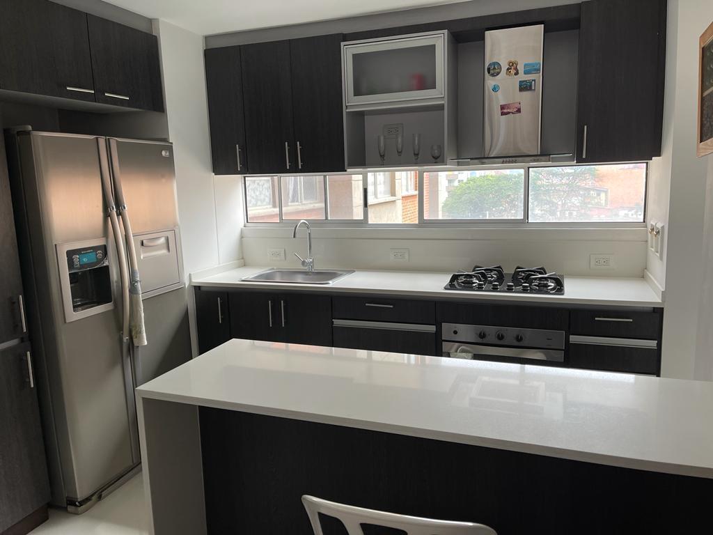 Apartamento en arriendo en Laureles, Medellín · foto 5 de 12