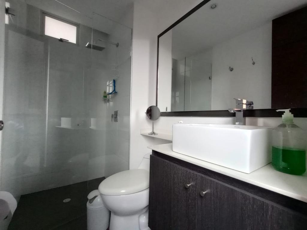 Apartamento en arriendo en Laureles, Medellín · foto 10 de 12