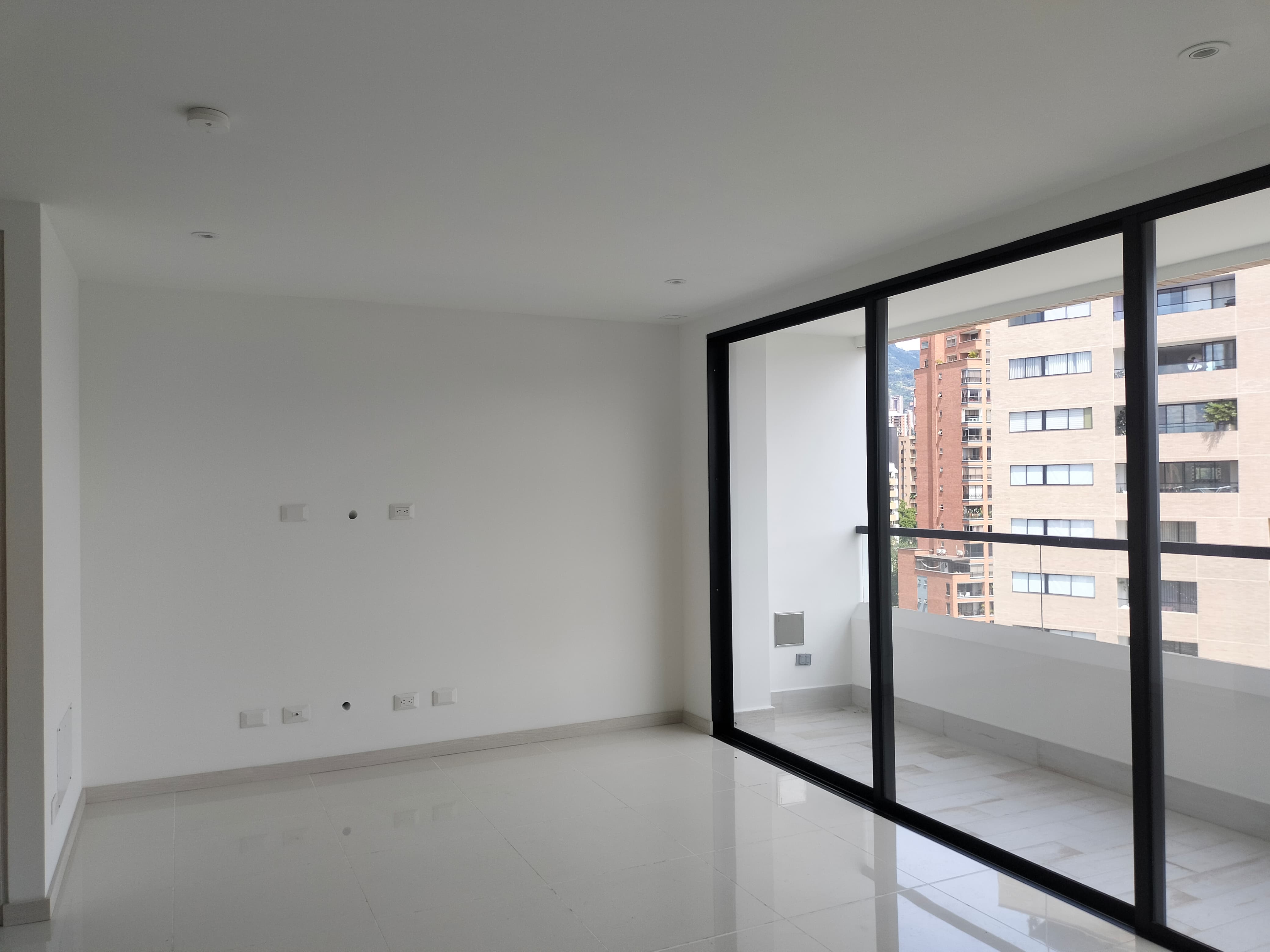 Apartamento en arriendo en El Poblado, Medellín · foto 2 de 18