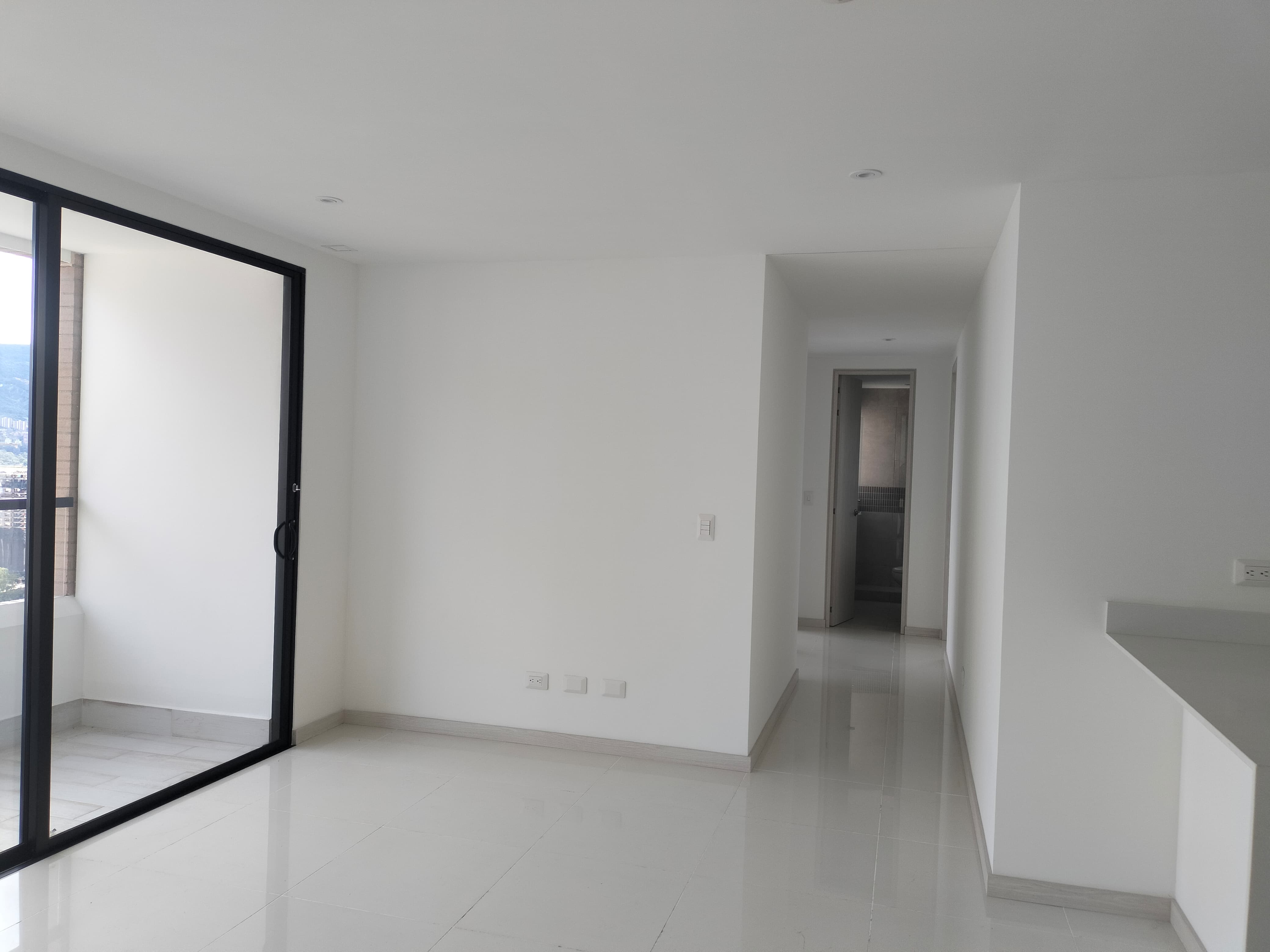 Apartamento en arriendo en El Poblado, Medellín · foto 3 de 18