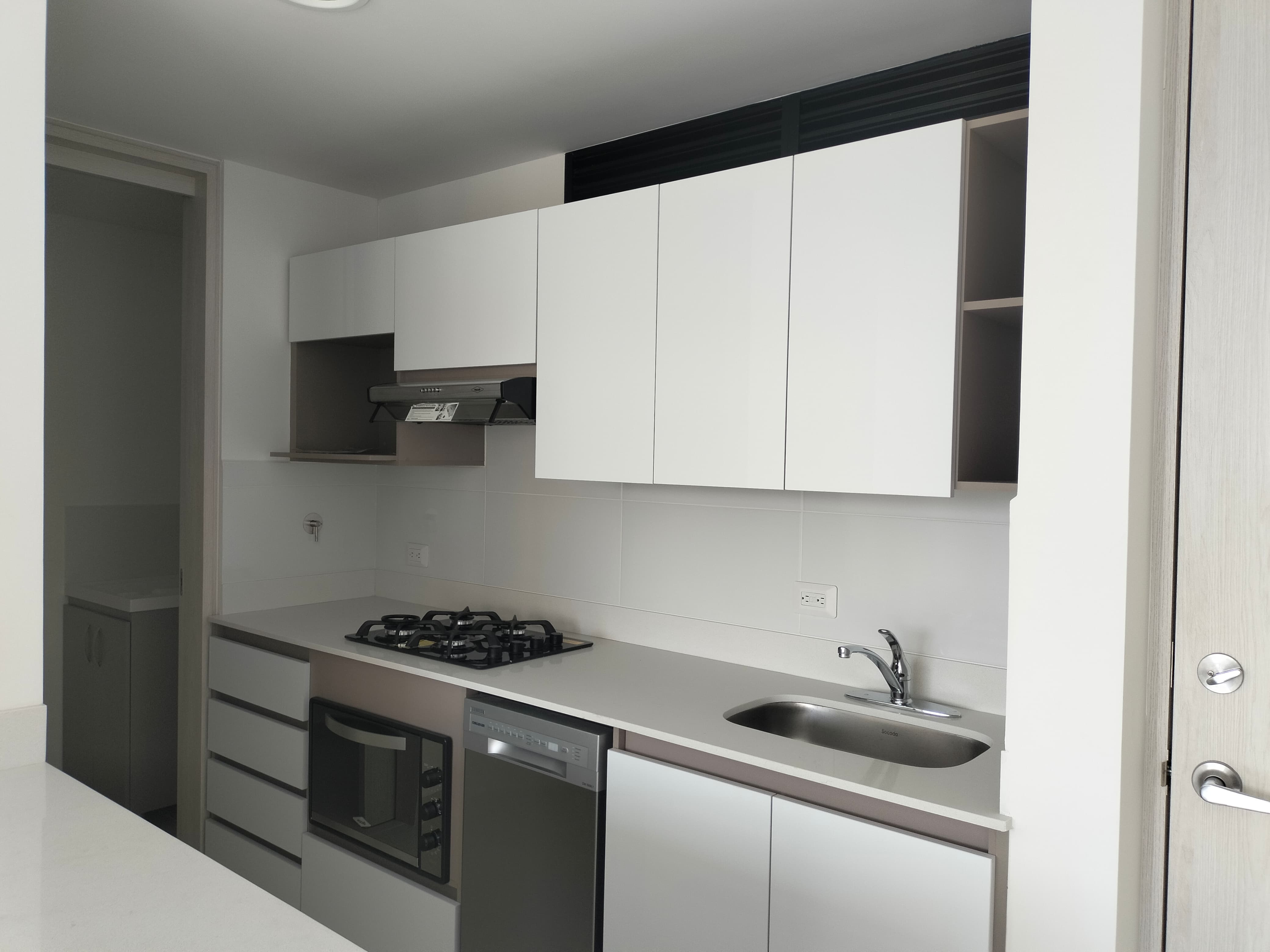 Apartamento en arriendo en El Poblado, Medellín · foto 7 de 18