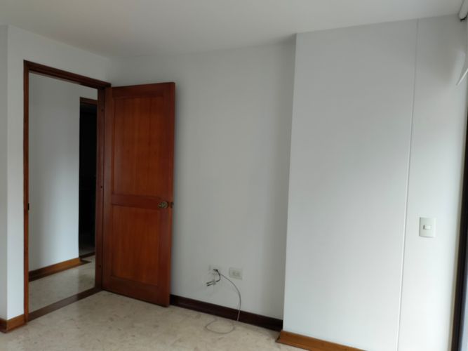 Apartamento de 3 alcobas en arriendo en Castropol, Medellín, 140 m² · foto 4 de 18