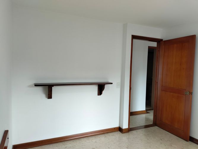 Apartamento de 3 alcobas en arriendo en Castropol, Medellín, 140 m² · foto 5 de 18