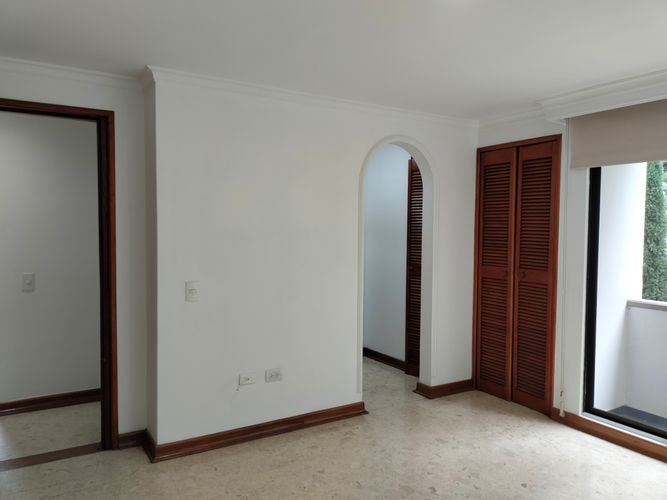 Apartamento de 3 alcobas en arriendo en Castropol, Medellín, 140 m² · foto 6 de 18
