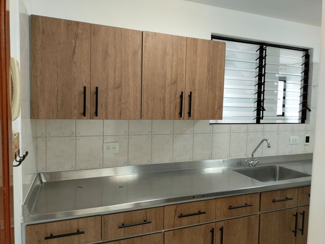 Apartamento de 3 alcobas en arriendo en Castropol, Medellín, 140 m² · foto 11 de 18
