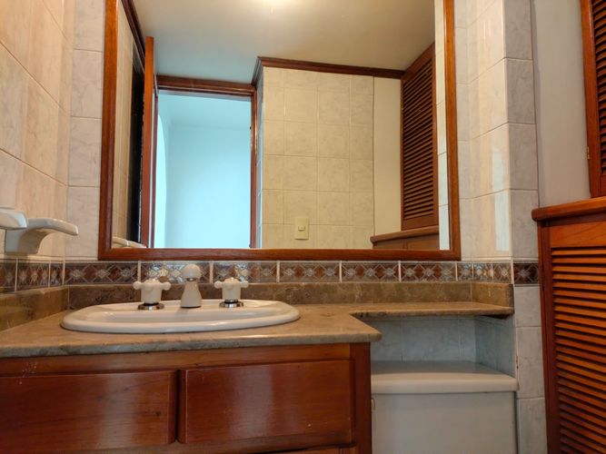 Apartamento de 3 alcobas en arriendo en Castropol, Medellín, 140 m² · foto 16 de 18