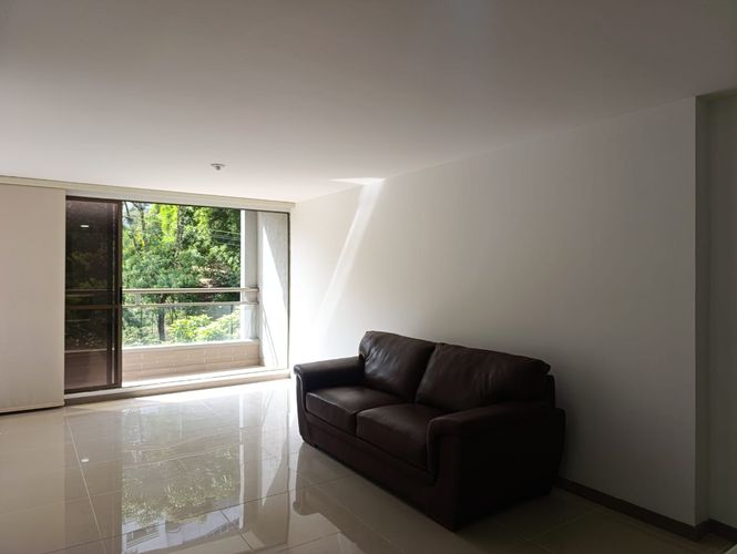 Apartamento de 3 alcobas en arriendo en El Poblado, Medellín, 78 m² · foto 2 de 20