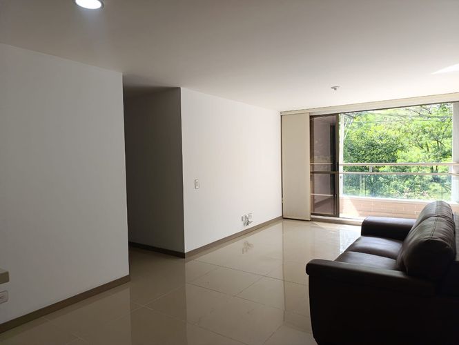 Apartamento de 3 alcobas en arriendo en El Poblado, Medellín, 78 m² · foto 3 de 20