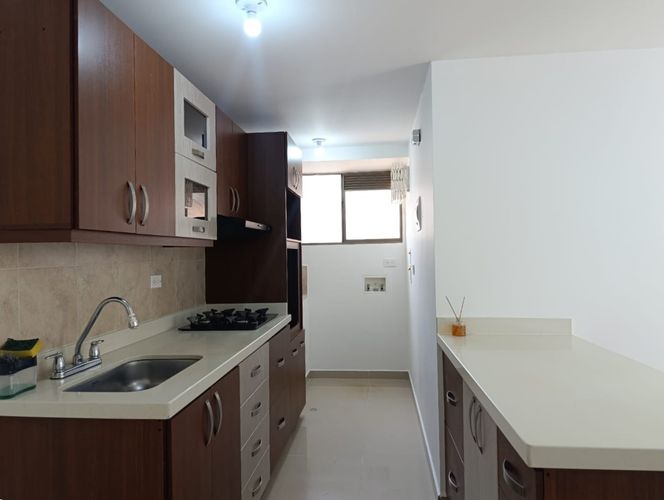 Apartamento de 3 alcobas en arriendo en El Poblado, Medellín, 78 m² · foto 8 de 20