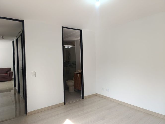 Apartamento de 3 alcobas en arriendo en El Poblado, Medellín, 78 m² · foto 13 de 20