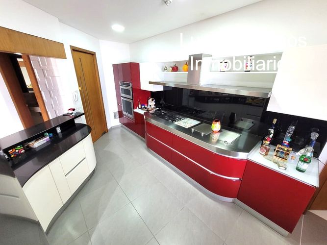 Apartamento de 4 alcobas en venta en Cabecera Del Llano, Bucaramanga, 264 m² · foto 3 de 20