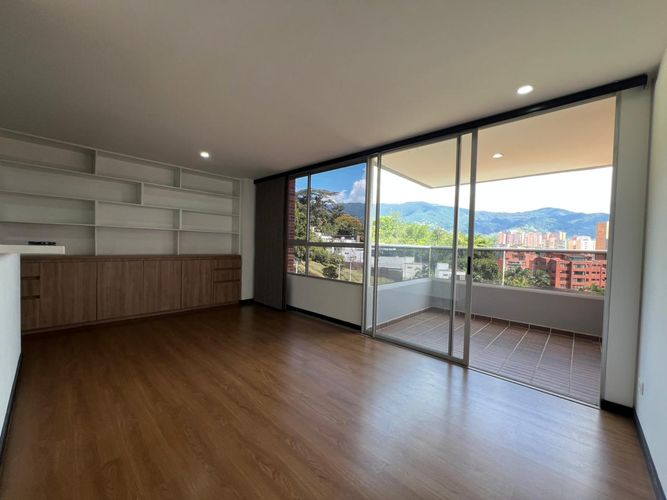 Apartamento de 2 alcobas en arriendo en Loma Del Chocho, Envigado, 78 m² · foto 2 de 17