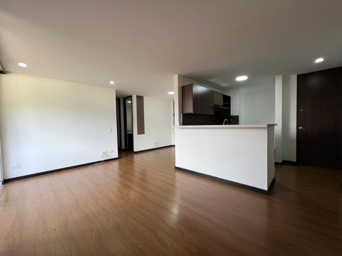 Apartamento de 2 alcobas en arriendo en Loma Del Chocho, Envigado, 78 m² · foto 3 de 17