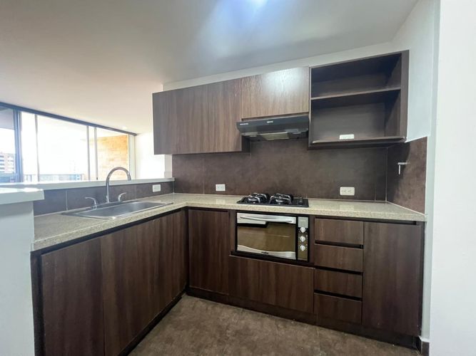 Apartamento de 2 alcobas en arriendo en Loma Del Chocho, Envigado, 78 m² · foto 4 de 17