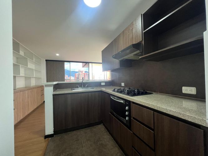Apartamento de 2 alcobas en arriendo en Loma Del Chocho, Envigado, 78 m² · foto 5 de 17
