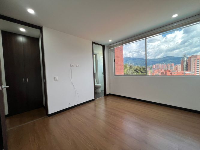 Apartamento de 2 alcobas en arriendo en Loma Del Chocho, Envigado, 78 m² · foto 9 de 17