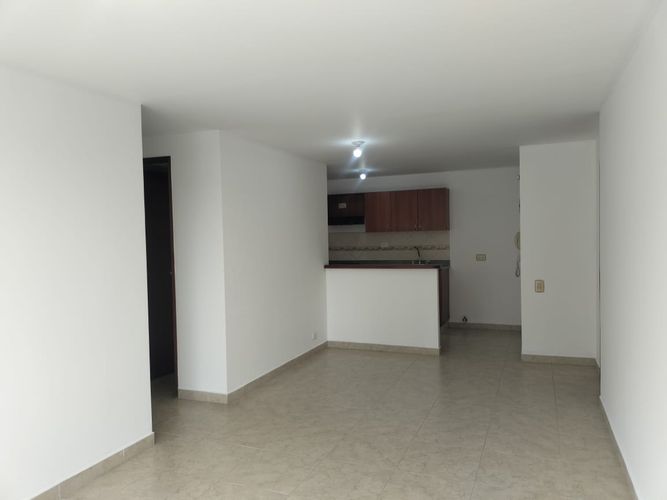 Apartamento de 3 alcobas en arriendo en El Poblado, Medellín, 77 m² · foto 3 de 16
