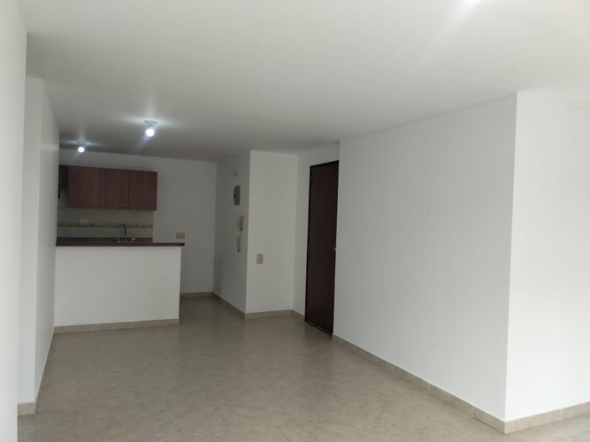 Apartamento de 3 alcobas en arriendo en El Poblado, Medellín, 77 m² · foto 4 de 16