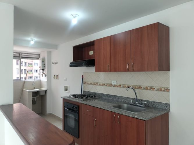 Apartamento de 3 alcobas en arriendo en El Poblado, Medellín, 77 m² · foto 6 de 16