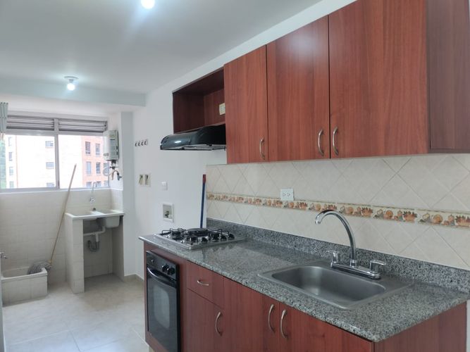 Apartamento de 3 alcobas en arriendo en El Poblado, Medellín, 77 m² · foto 7 de 16