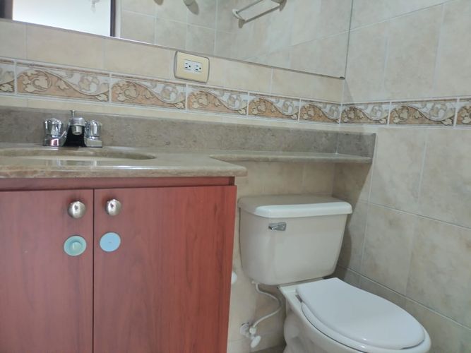 Apartamento de 3 alcobas en arriendo en El Poblado, Medellín, 77 m² · foto 14 de 16