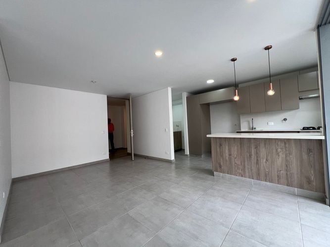Apartamento de 2 alcobas en arriendo en Loma Del Esmeraldal, Envigado, 105 m² · foto 2 de 16